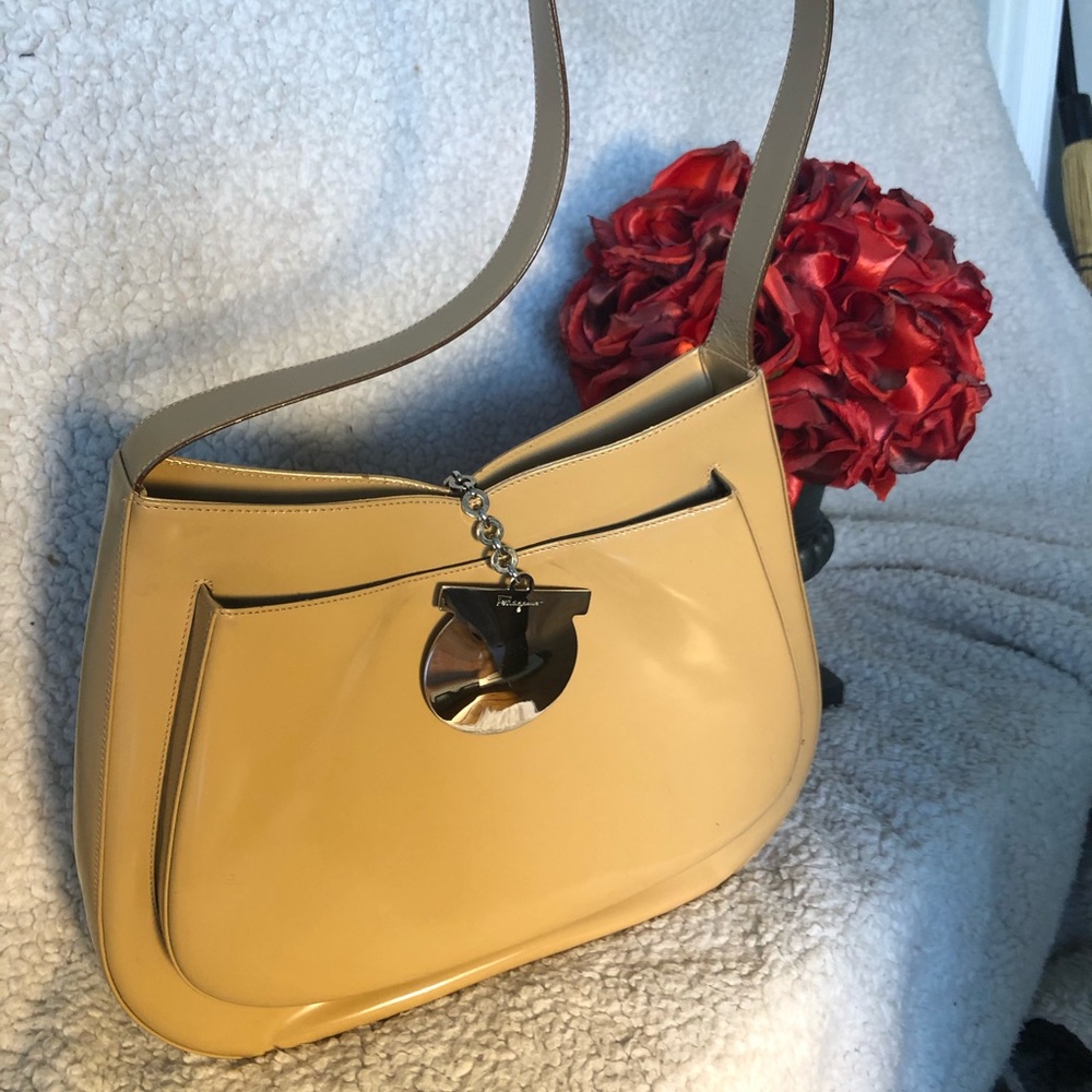 👜Authentic Ferragamo Patent Leather Buckle Bag👜